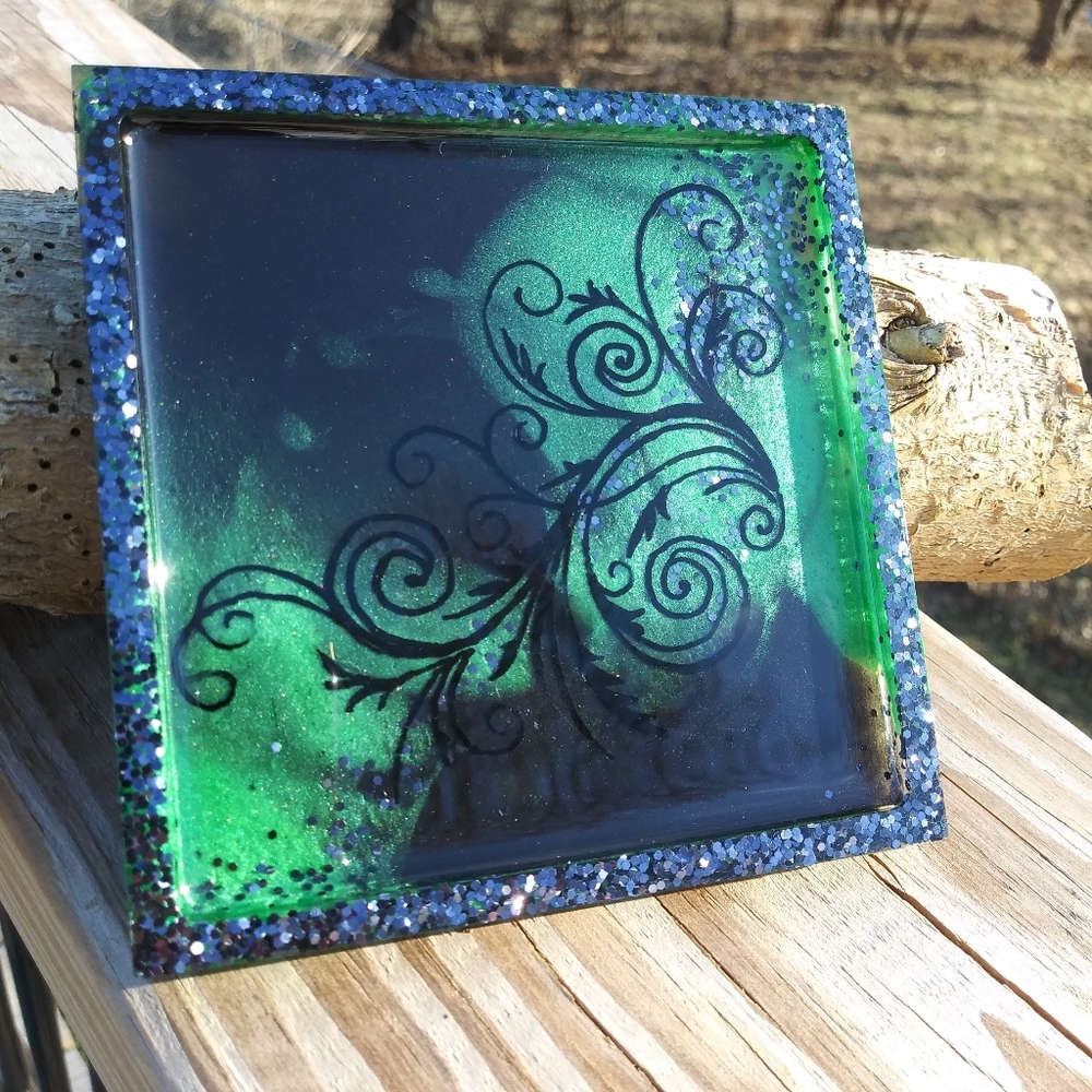 Hand Drawn Filigree Shiny Epoxy Resin Coaster Art - Picture 9 of 12